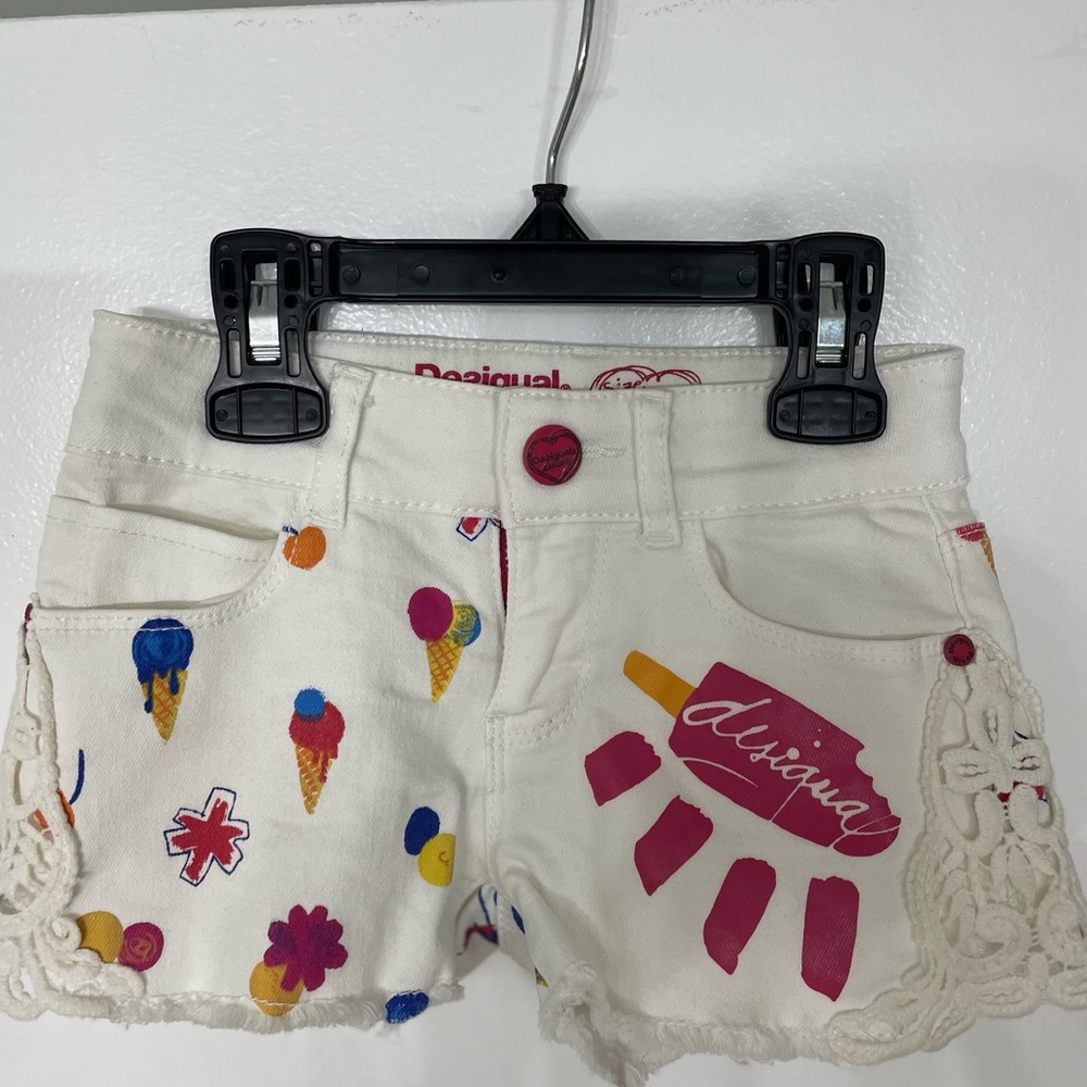 Desigual white girls shorts, Size 3/4T